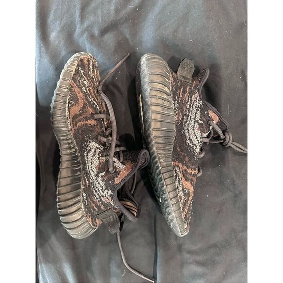 US SIZE 6.5 Yeezys adidas boost 350 V2 black and brown - Picture 1 of 7